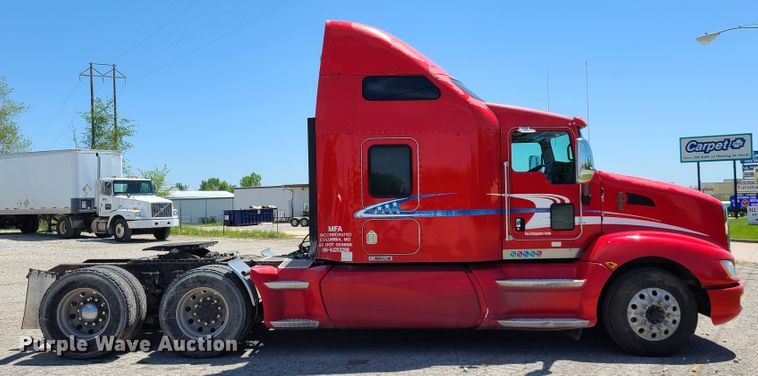 image for item DH5990 2009 Kenworth T600  semi truck