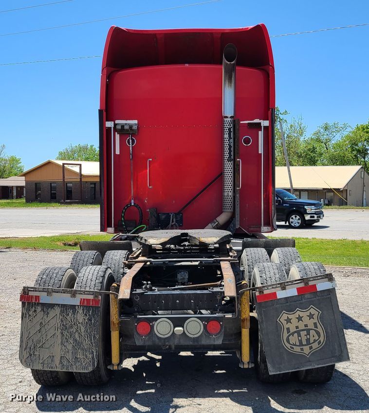 image for item DH5990 2009 Kenworth T600  semi truck