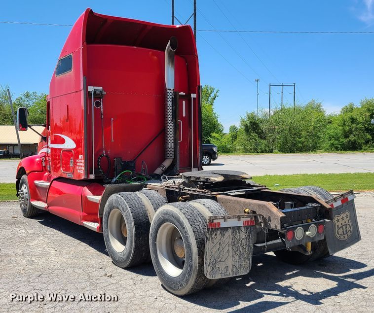 image for item DH5990 2009 Kenworth T600  semi truck