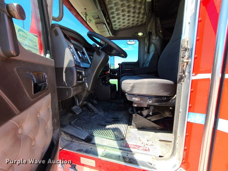 image for item DH5990 2009 Kenworth T600  semi truck