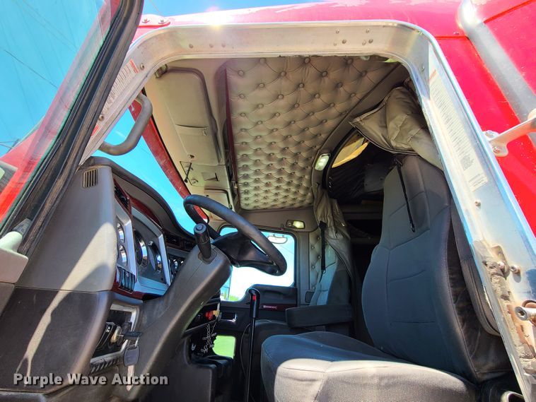 image for item DH5990 2009 Kenworth T600  semi truck