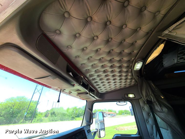 image for item DH5990 2009 Kenworth T600  semi truck