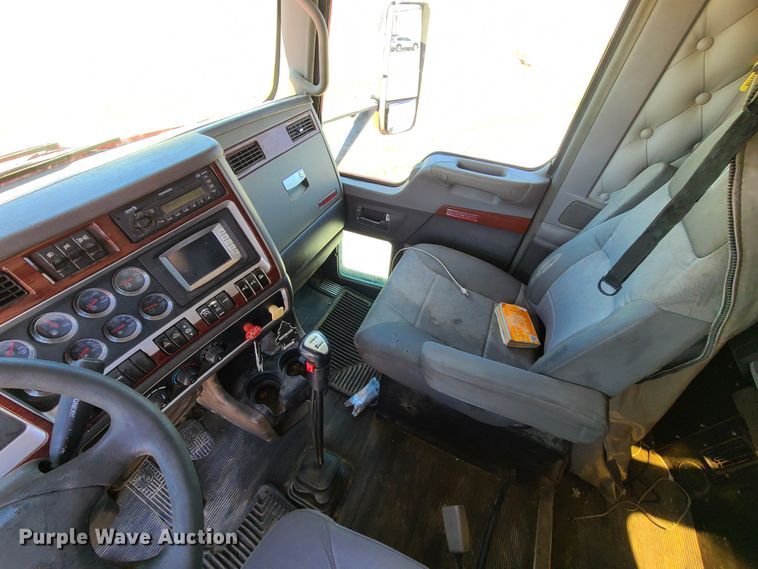 image for item DH5990 2009 Kenworth T600  semi truck