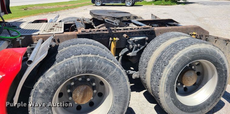 image for item DH5990 2009 Kenworth T600  semi truck