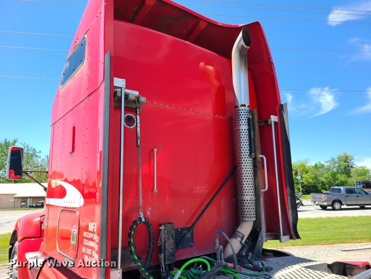 image for item DH5990 2009 Kenworth T600  semi truck