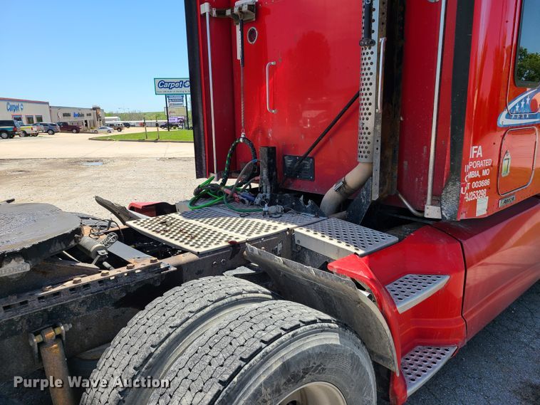 image for item DH5990 2009 Kenworth T600  semi truck