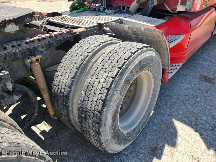 image for item DH5990 2009 Kenworth T600  semi truck