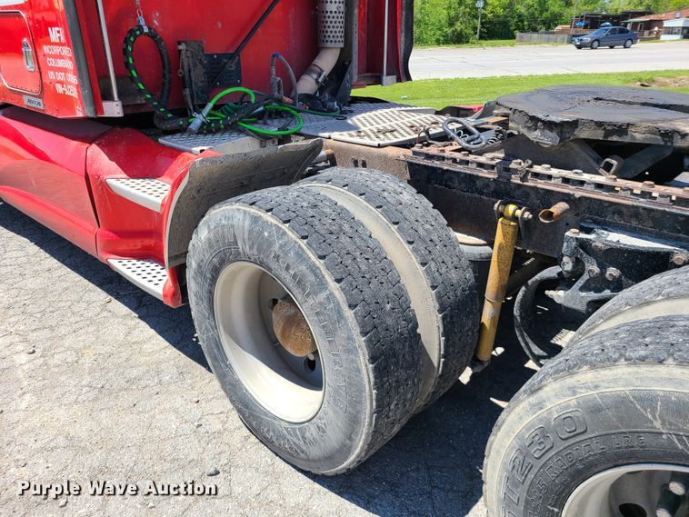 image for item DH5990 2009 Kenworth T600  semi truck