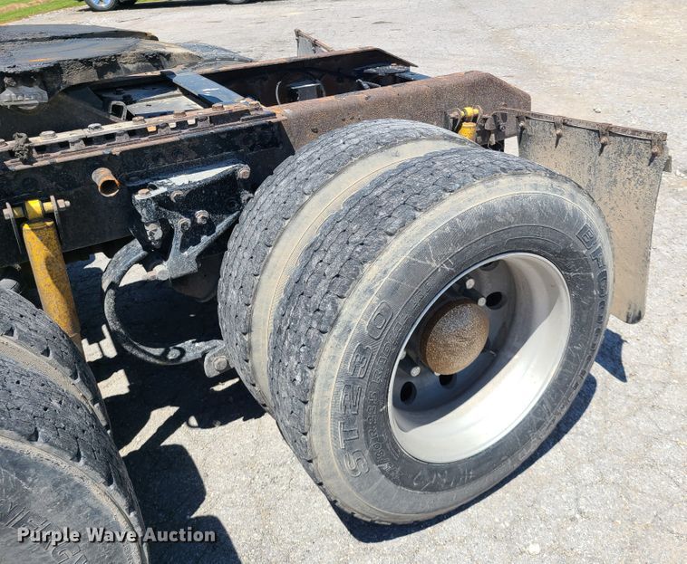 image for item DH5990 2009 Kenworth T600  semi truck