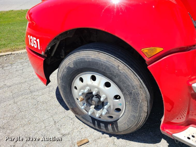 image for item DH5990 2009 Kenworth T600  semi truck