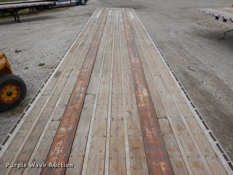 image for item DJ0433 1999 Reinke flatbed trailer