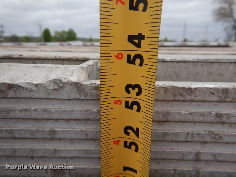 image for item DJ0433 1999 Reinke flatbed trailer