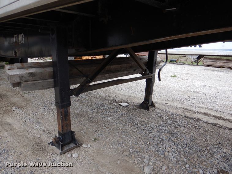 image for item DJ0433 1999 Reinke flatbed trailer