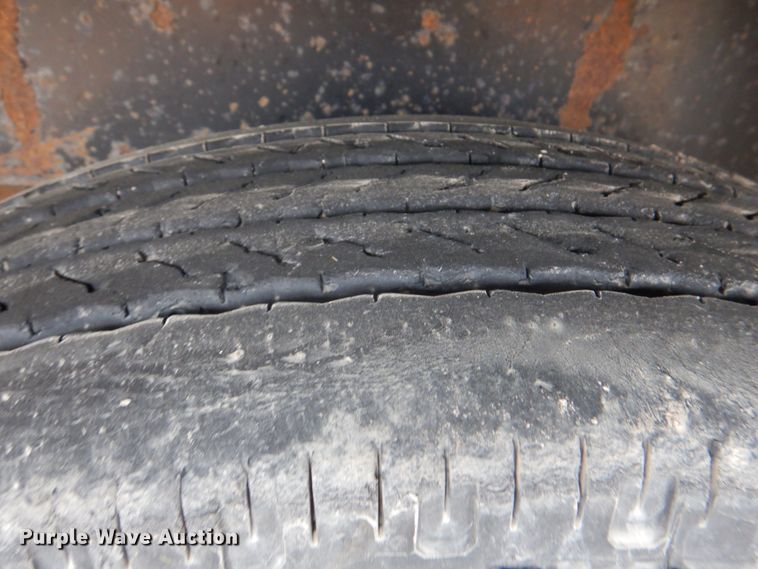 image for item DJ0433 1999 Reinke flatbed trailer