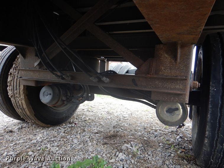 image for item DJ0433 1999 Reinke flatbed trailer