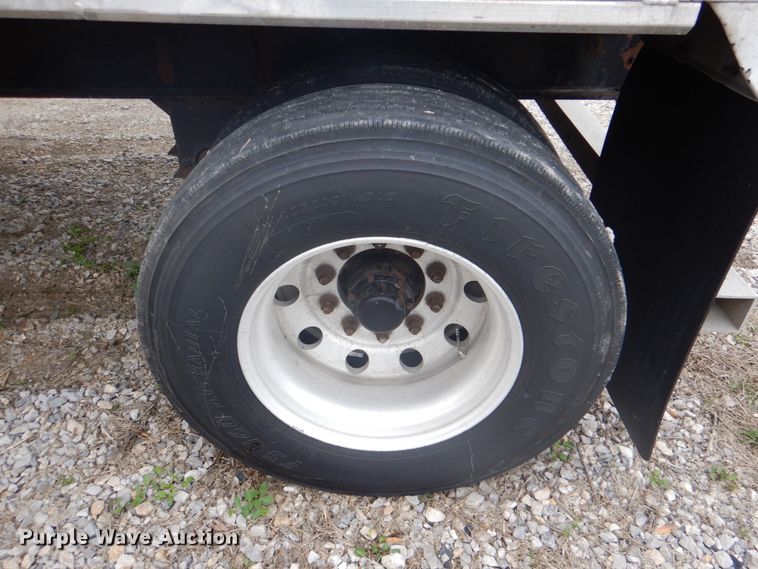 image for item DJ0433 1999 Reinke flatbed trailer
