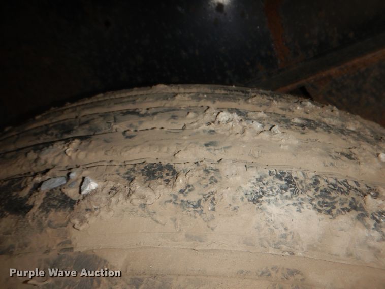 image for item DJ0433 1999 Reinke flatbed trailer