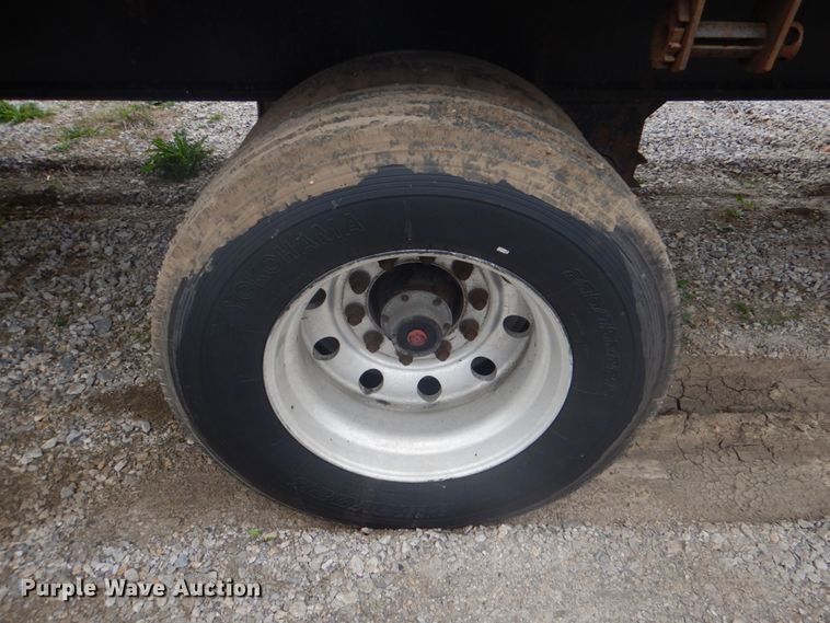 image for item DJ0433 1999 Reinke flatbed trailer