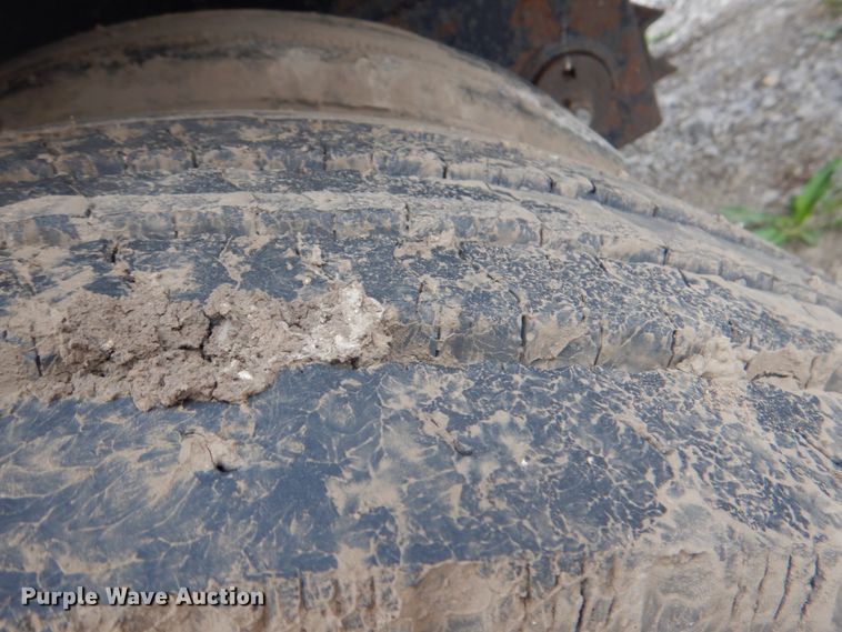 image for item DJ0433 1999 Reinke flatbed trailer