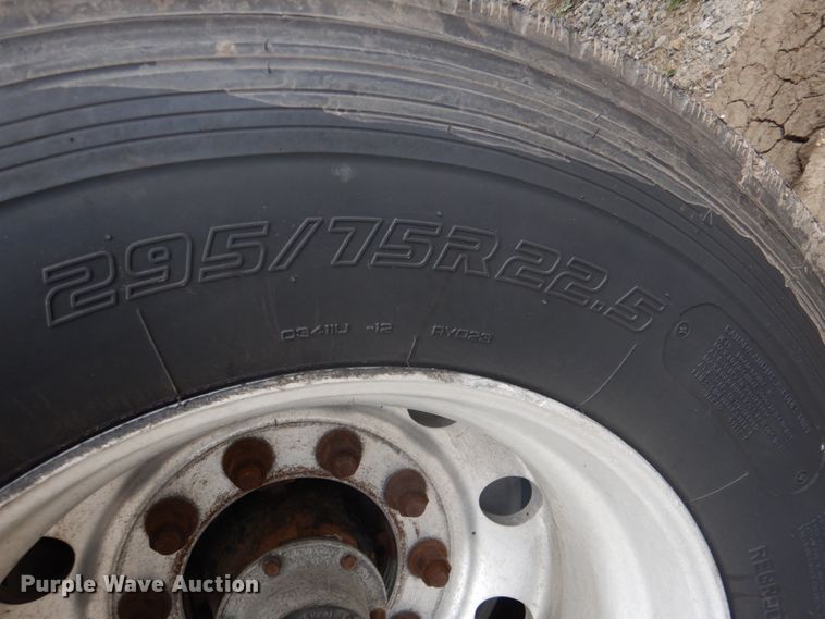 image for item DJ0433 1999 Reinke flatbed trailer