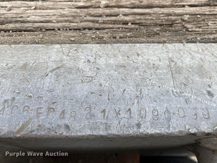 image for item DJ0433 1999 Reinke flatbed trailer