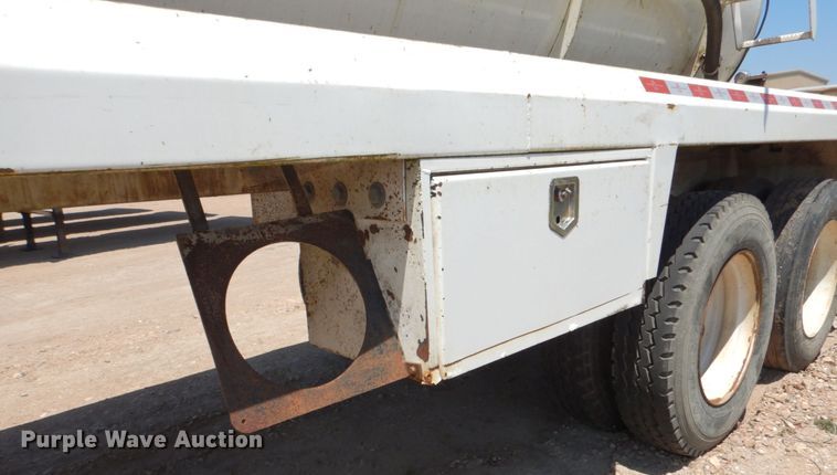 image for item DJ0775 2014 Dragon 130BBL  vacuum trailer