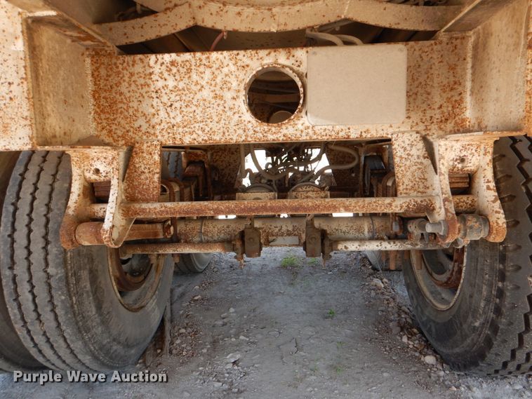 image for item DJ0775 2014 Dragon 130BBL  vacuum trailer