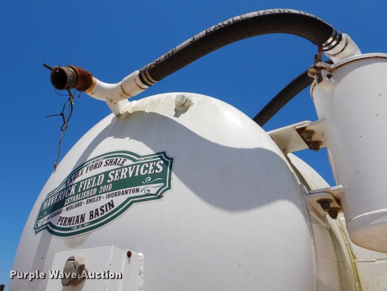 image for item DJ0775 2014 Dragon 130BBL  vacuum trailer