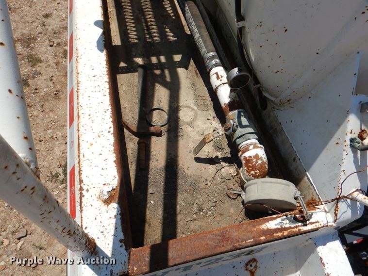 image for item DJ0775 2014 Dragon 130BBL  vacuum trailer