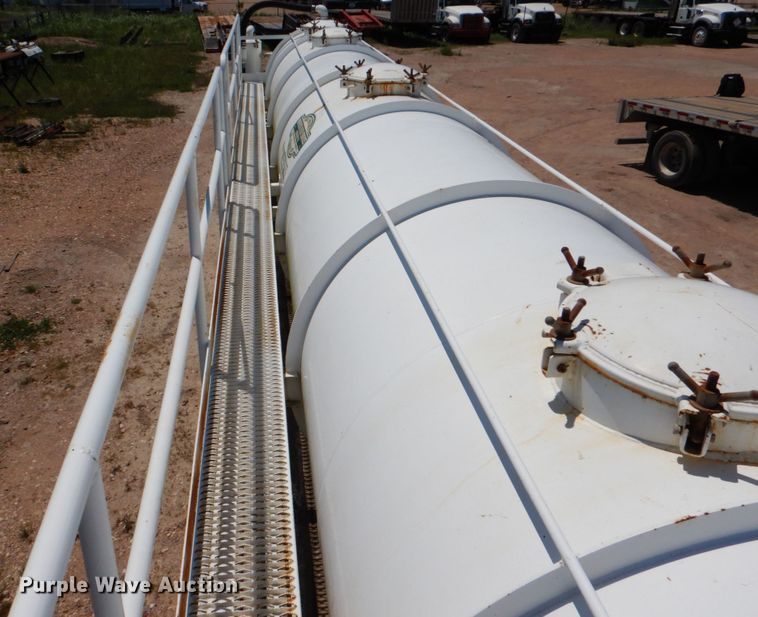 image for item DJ0775 2014 Dragon 130BBL  vacuum trailer