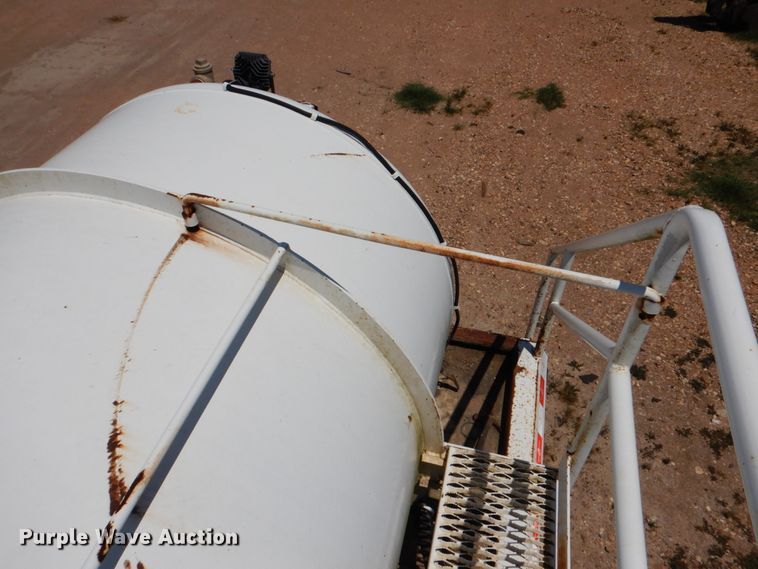 image for item DJ0775 2014 Dragon 130BBL  vacuum trailer