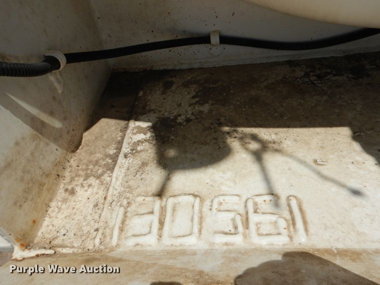 image for item DJ0775 2014 Dragon 130BBL  vacuum trailer