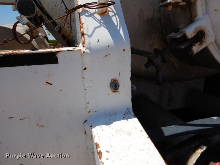 image for item DJ0775 2014 Dragon 130BBL  vacuum trailer