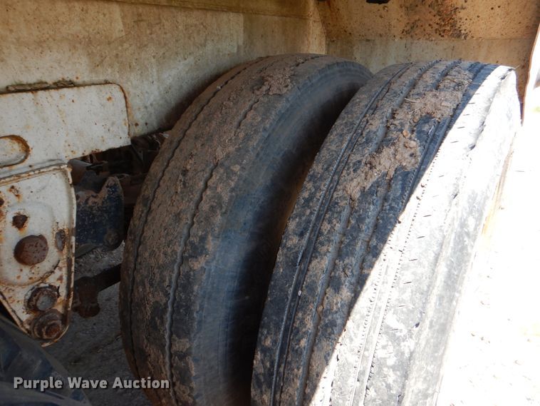 image for item DJ0775 2014 Dragon 130BBL  vacuum trailer