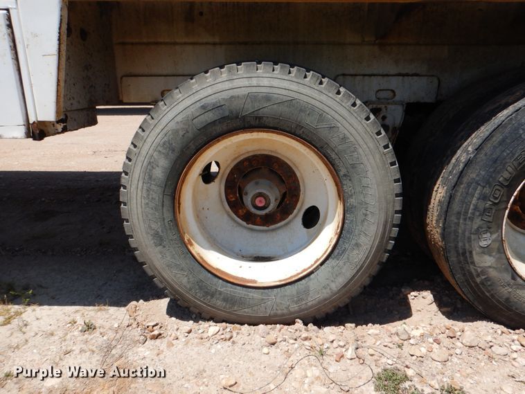 image for item DJ0775 2014 Dragon 130BBL  vacuum trailer