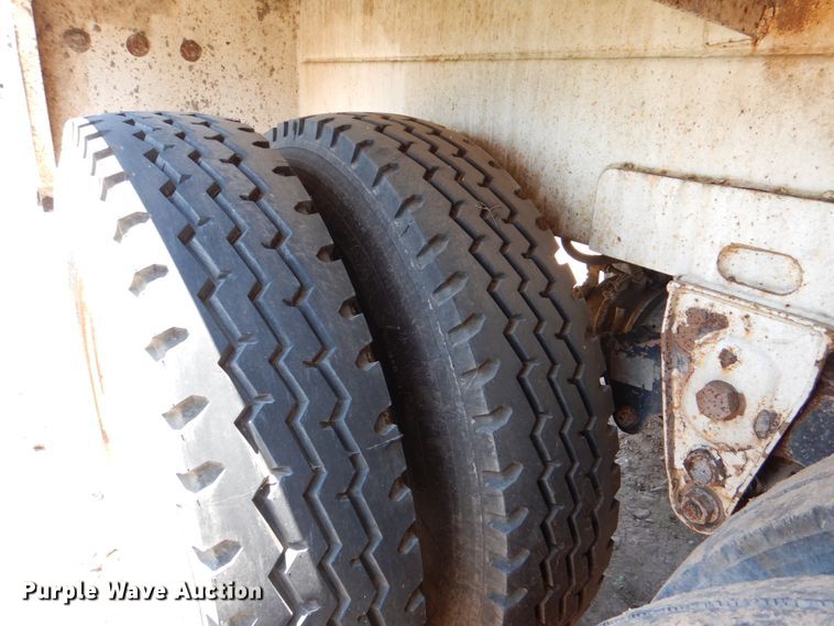 image for item DJ0775 2014 Dragon 130BBL  vacuum trailer