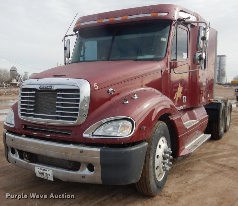 image for item DJ1163 2005 Freightliner Columbia  semi truck