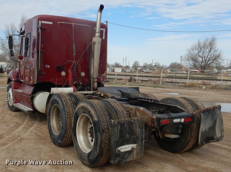 image for item DJ1163 2005 Freightliner Columbia  semi truck
