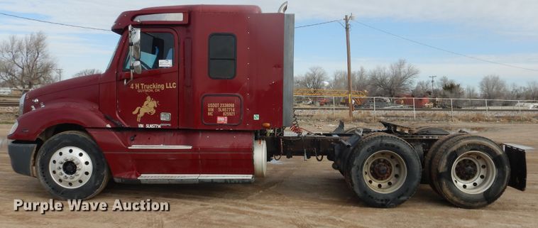 image for item DJ1163 2005 Freightliner Columbia  semi truck