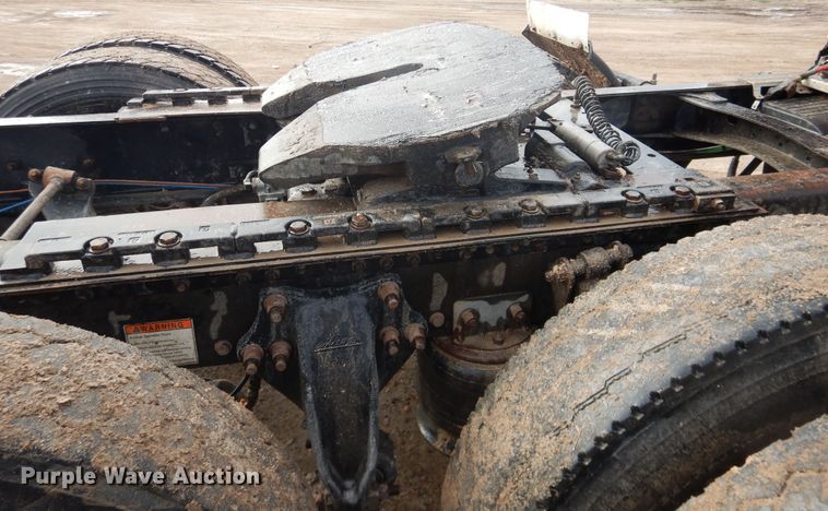 image for item DJ1163 2005 Freightliner Columbia  semi truck