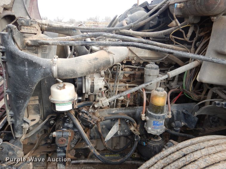 image for item DJ1163 2005 Freightliner Columbia  semi truck