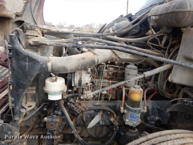 image for item DJ1163 2005 Freightliner Columbia  semi truck