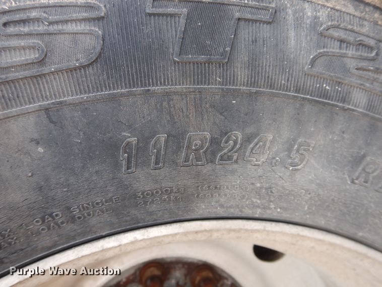 image for item DJ1163 2005 Freightliner Columbia  semi truck