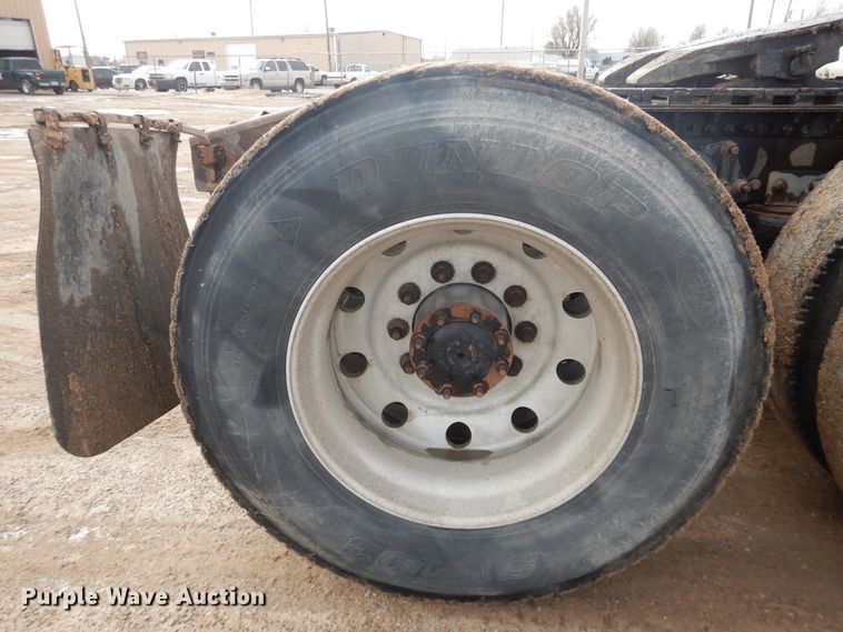 image for item DJ1163 2005 Freightliner Columbia  semi truck