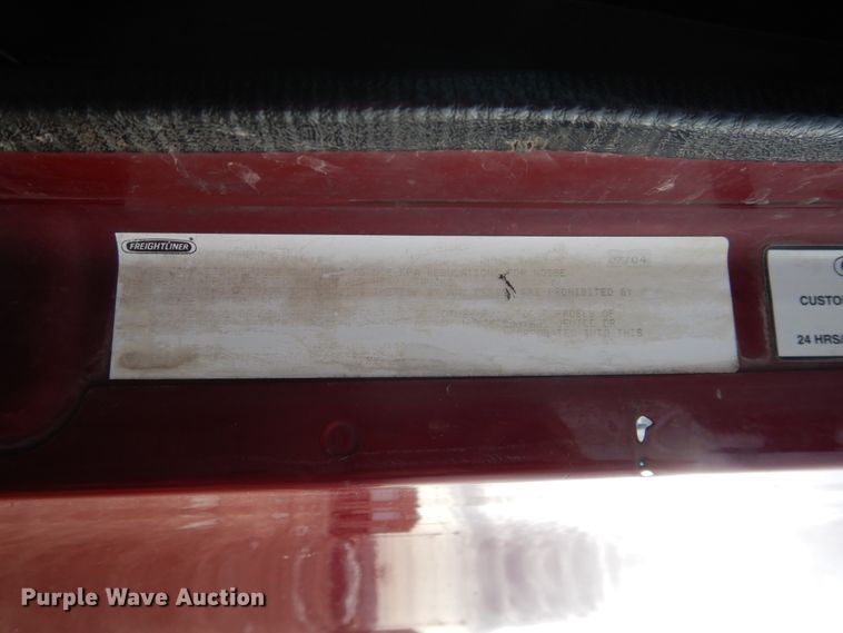 image for item DJ1163 2005 Freightliner Columbia  semi truck