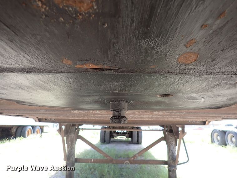 image for item DJ5622 2005 Wabash  dry van trailer