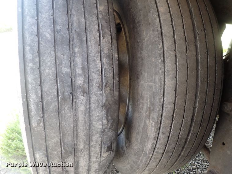 image for item DJ5622 2005 Wabash  dry van trailer