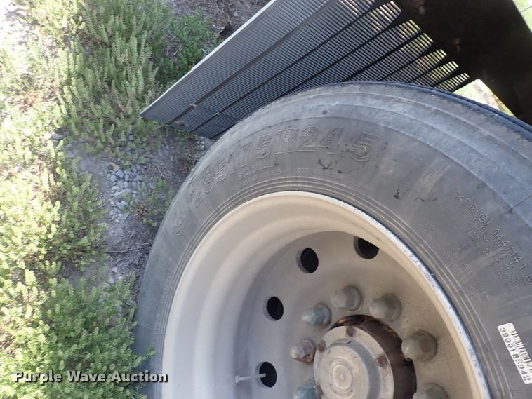 image for item DJ5622 2005 Wabash  dry van trailer