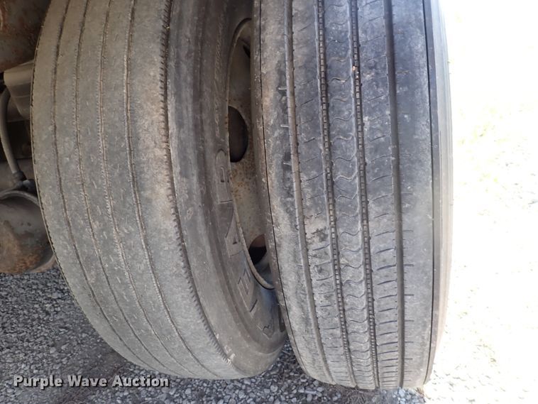 image for item DJ5622 2005 Wabash  dry van trailer