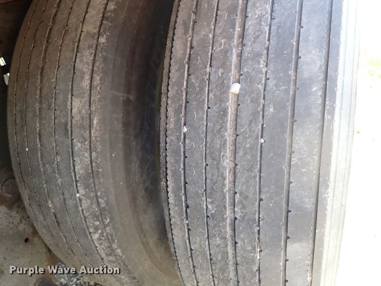 image for item DJ5622 2005 Wabash  dry van trailer